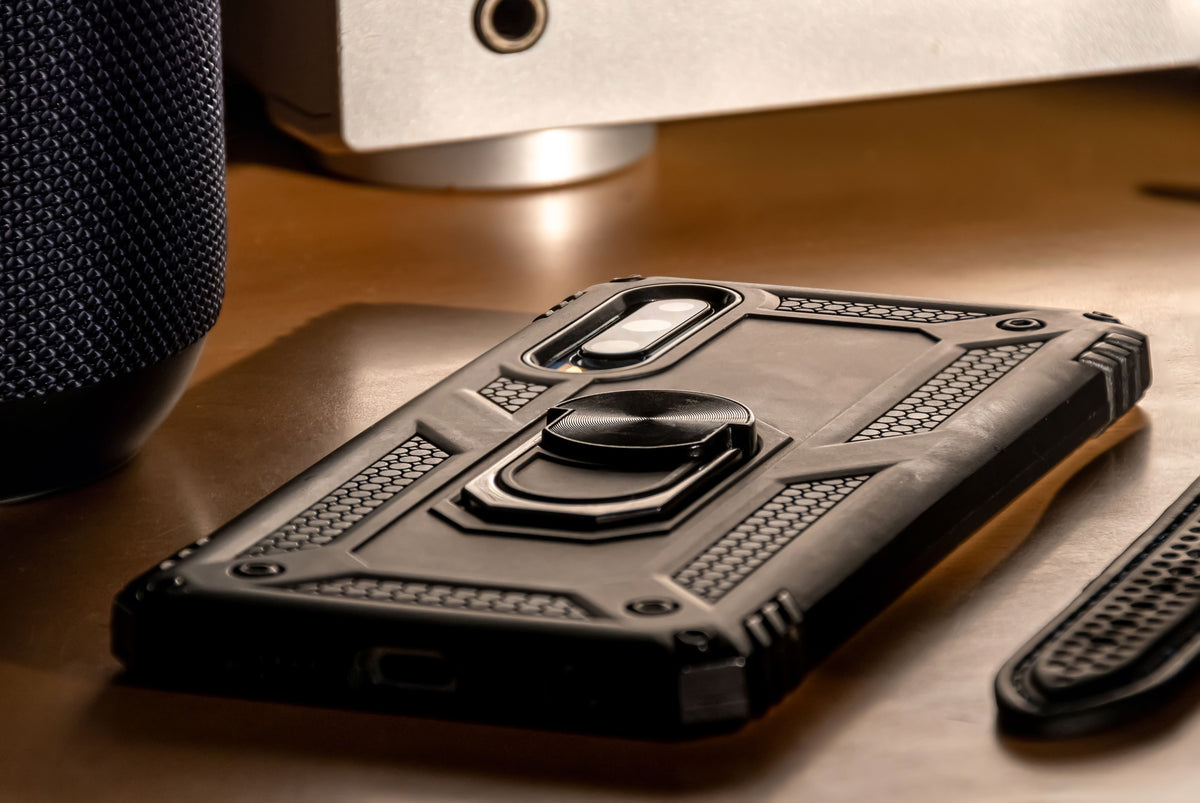 Retro checkered phone case